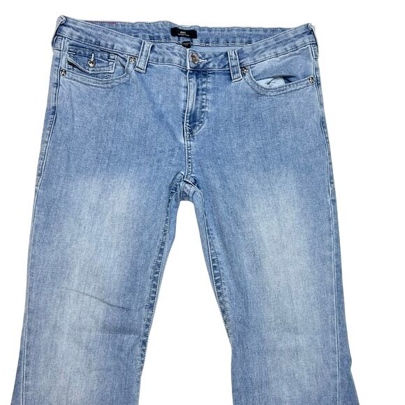 True Religion Joey Flare Legs Jeans Women 34x30 Light Blue Washed Low Rise - Picture 3 of 11